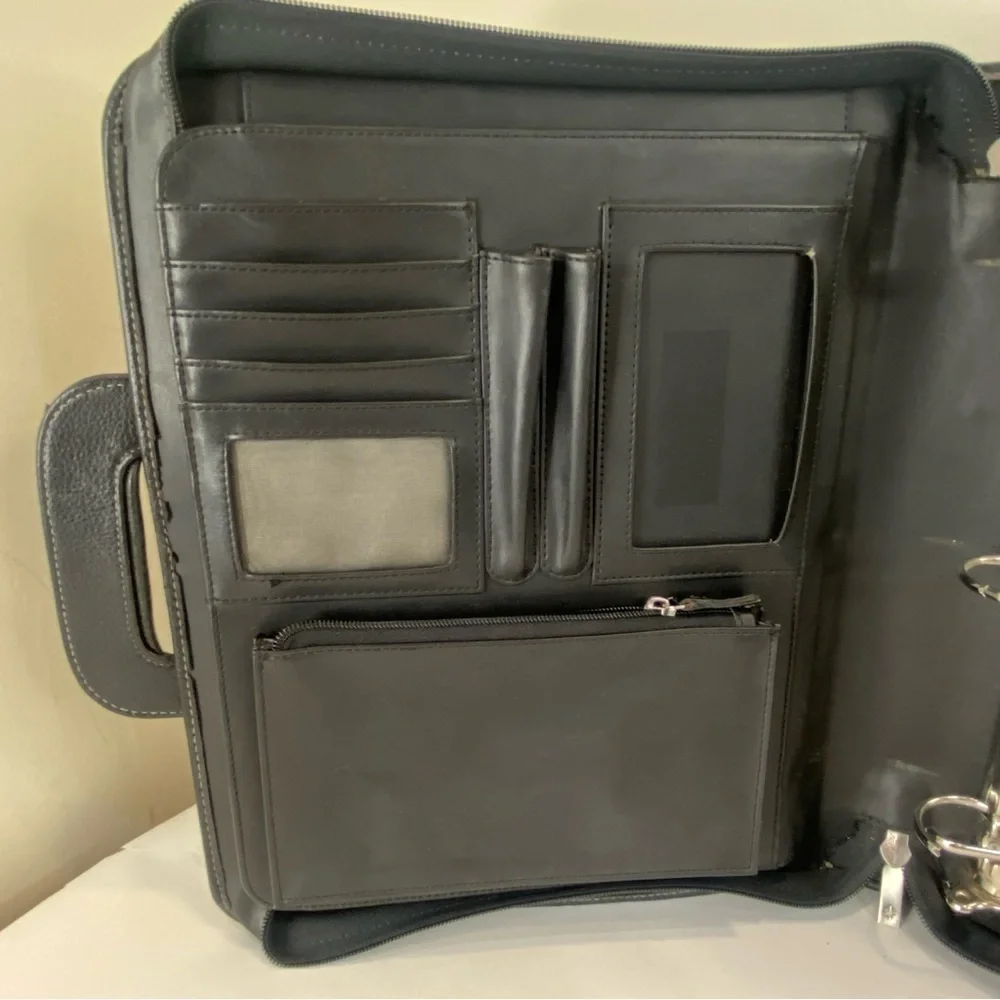 Franklin Covey Black Faux Leather 7 Ring Binder Briefcase Retractable Handles
